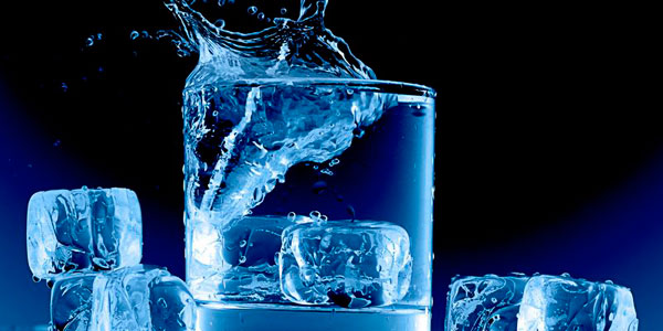 Дистиллированная вода: вымывает ли из организма кальций?